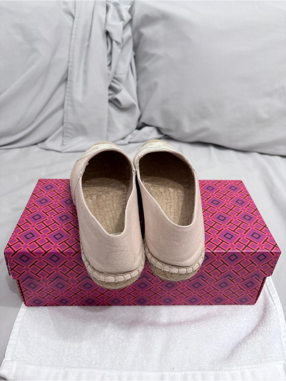 Tory Burch Blush Pink Espadrille Flats with Ivory Logo - Picture 3 of 6